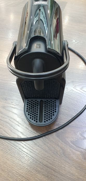 Máquina Nespresso DeLonghi