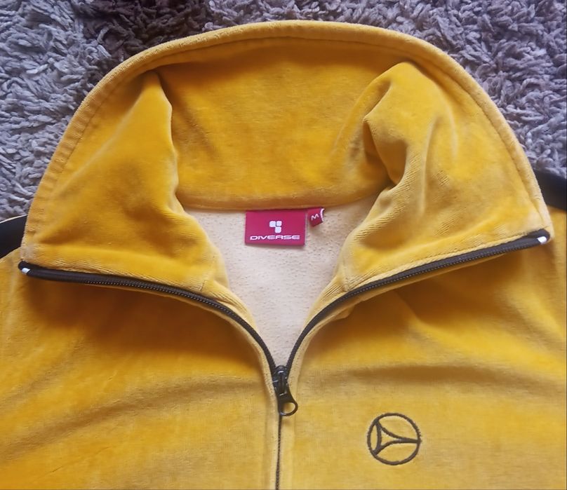 Welurowa bluza firmy Diverse