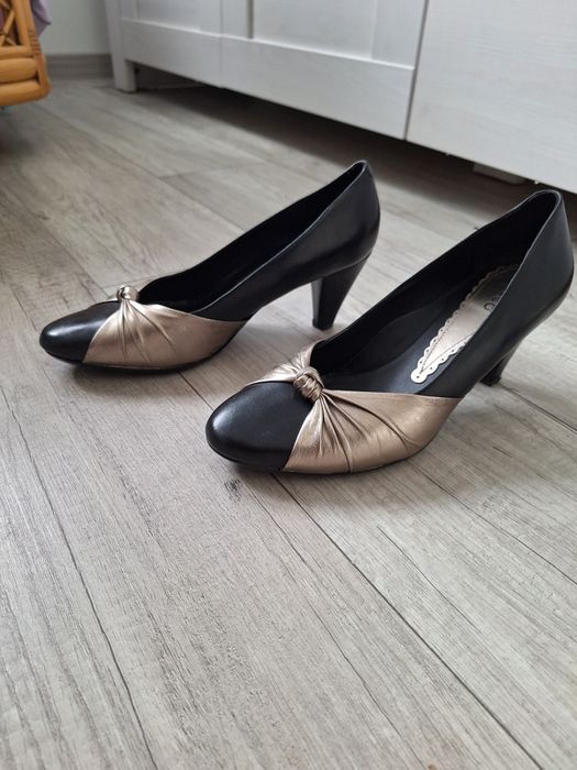 Buty na obcasie , czolenka Ecco