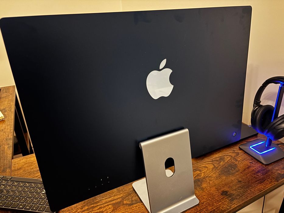 iMac 24" (Late 2023, M3) – 16GB RAM – Blue