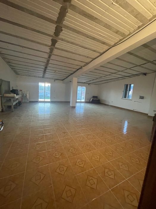 Vende-se casa em sambade alfândega da fé
