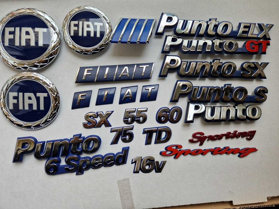 PUNTO Fiat emblemas logos simbolos legendas novos