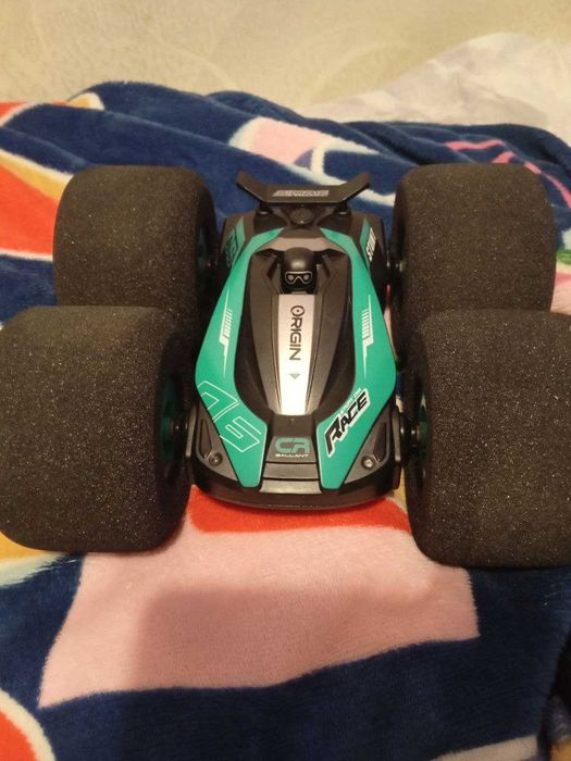 Машинка перевёртыш на пульте управления