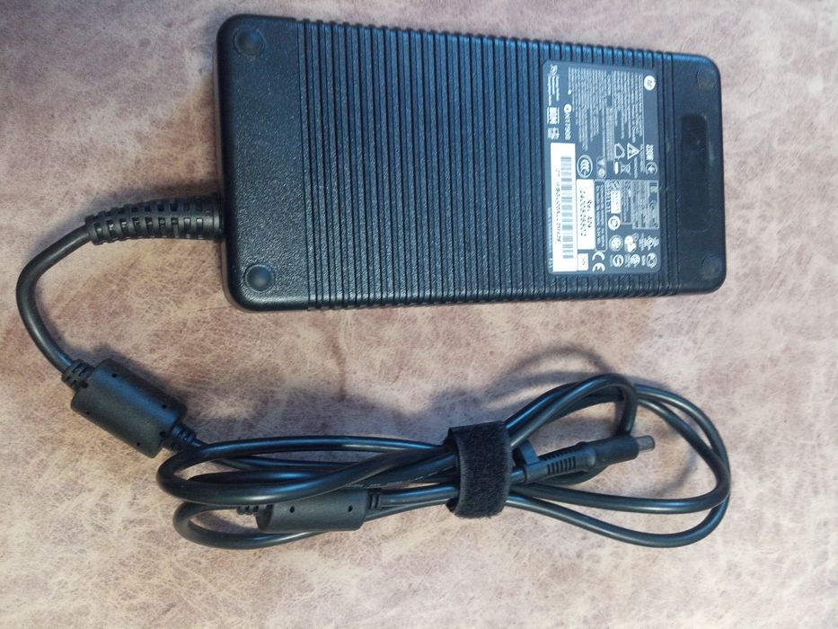 Електрошрот HP 19.5V, 11.8A 230W 11.8а 7.4х5.0 оригінал блок живлення