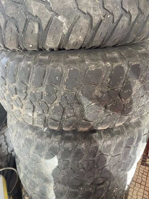 Pneus 37x12,5x17