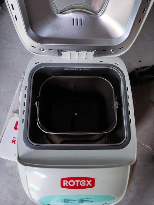 Хлебопечка новая