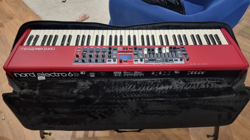 Nord Electro 6d 73 + Pack de timbres NE6