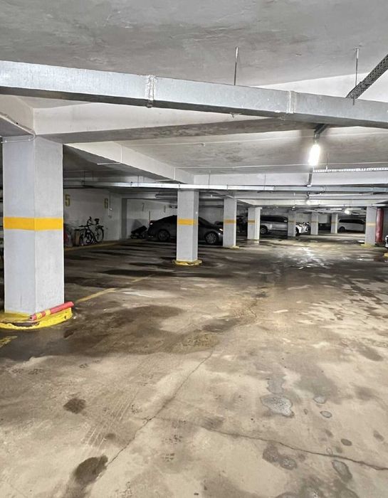 Продаж паркомісця на Поділлі