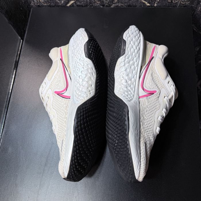 Беговые кроссовки Nike Zoomx Invincible Run Flyknit White