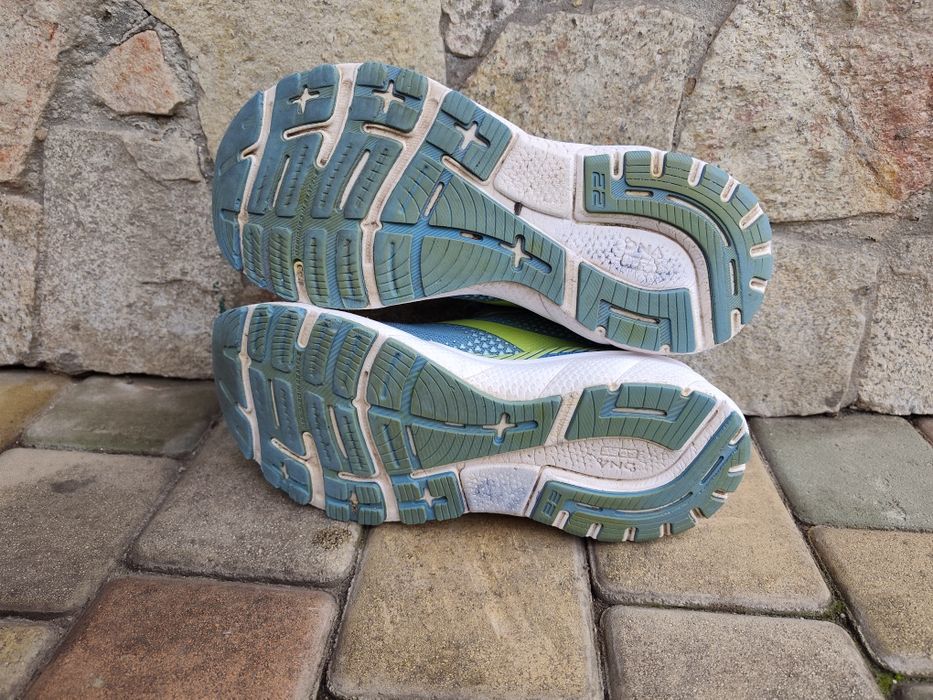 Кроссовки Brooks Adrenaline GTS 22 41 / 42