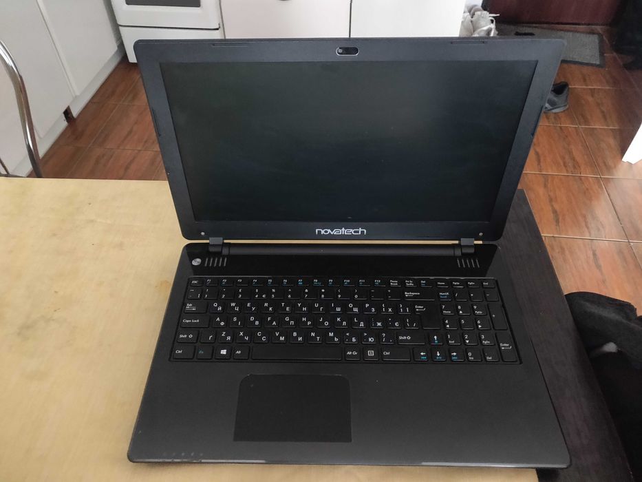 NOVATECH C 15B i5-4210M озу 8  SSD -128gb
