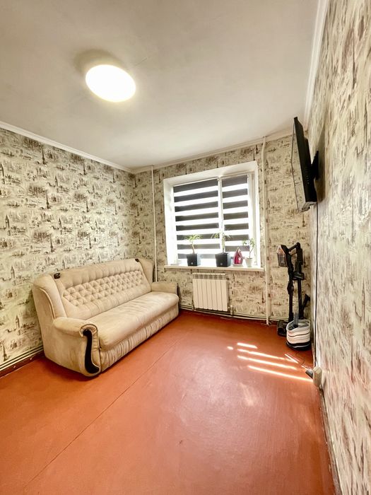 Продається простора 3 кімнатна квартира в районі 5/5 з АГВ