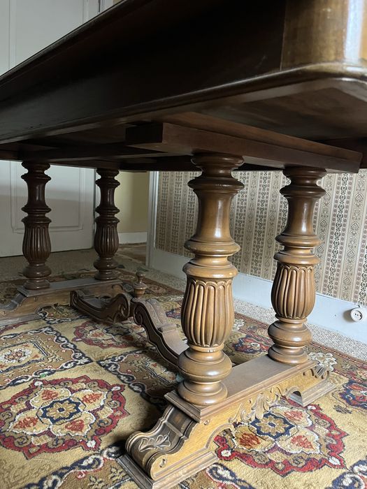 Mesa de jantar + 8 cadeiras