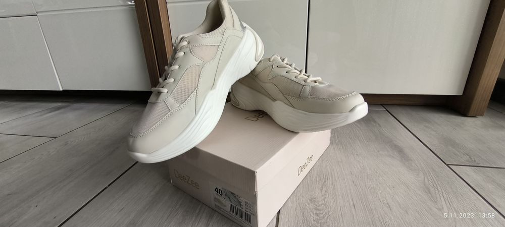 Piękne sneakersy DeeZee r 40 jak nowe. Polecam!
