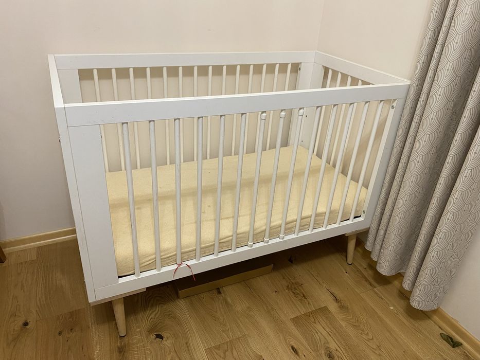 Łóżeczko dzieciece biale