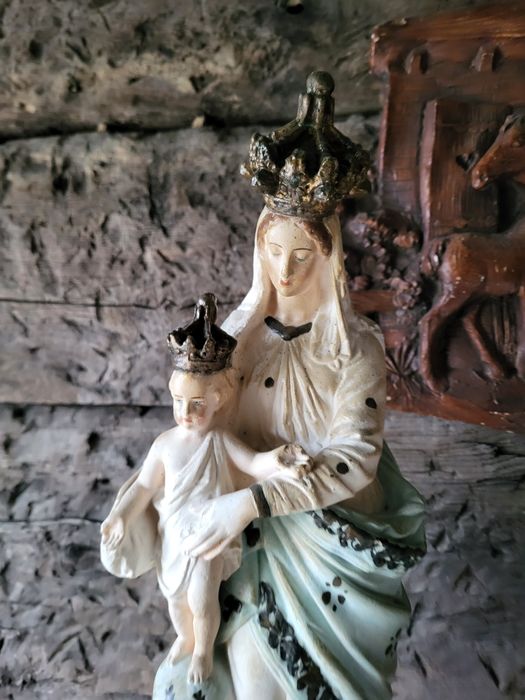 Stara figurka Maryja Zwycięska Matka Boża