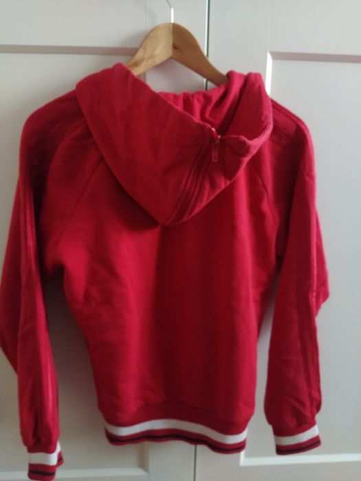 Bluza czerwona z kapturem