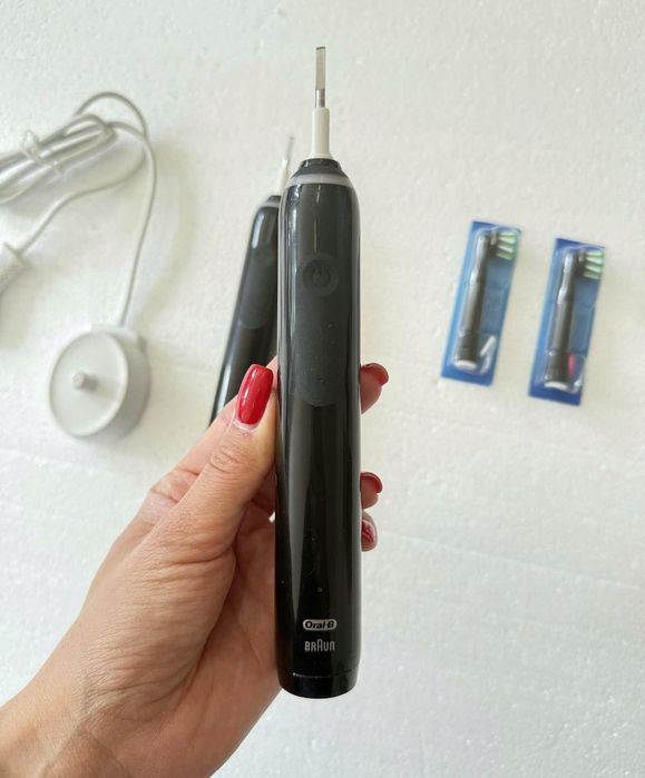 2x szczoteczka elektryczna oral-b pro 3 3900 + końcówki