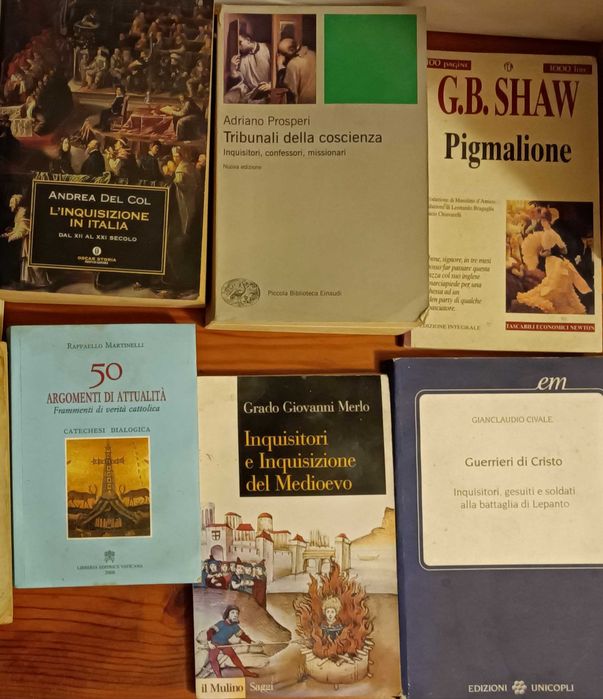 Livros em italiano e castelhano