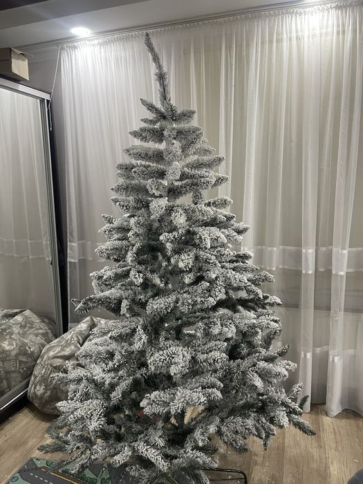 Ялинка 2 м , засніжена