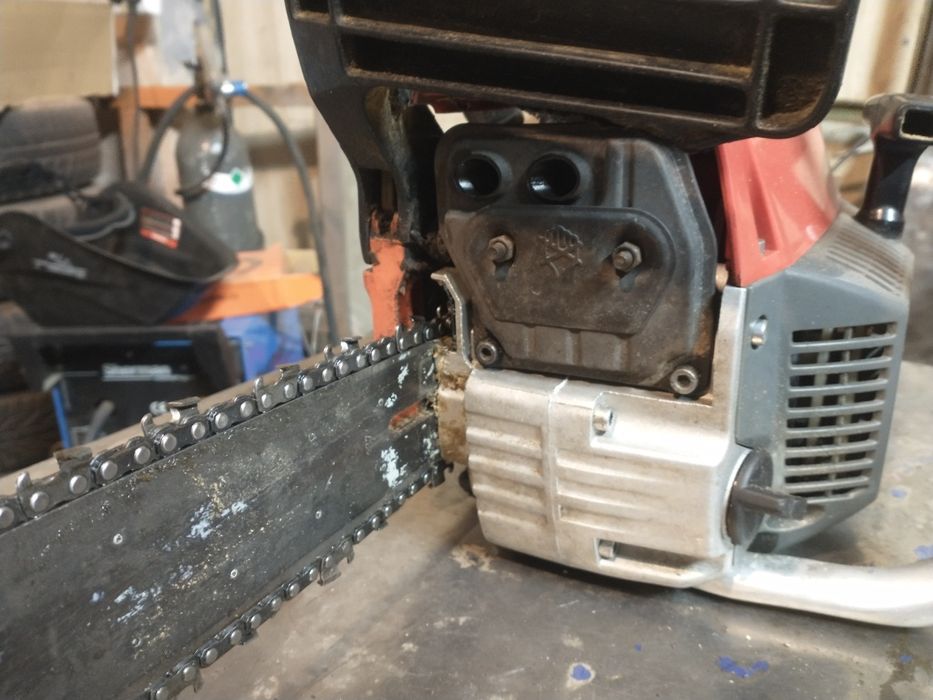 Piła NAC CST 45 na chodzie