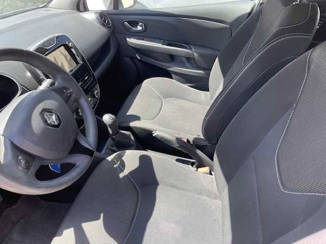 Carro renault clio