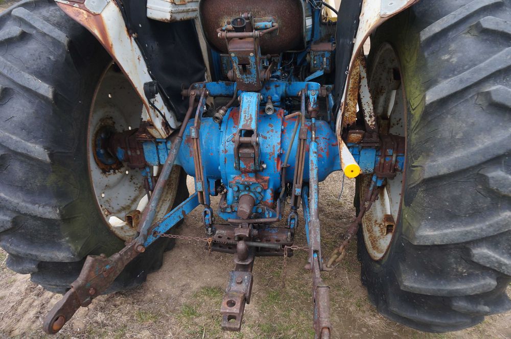 ciągnik ford 4000  z turem nie zetor
