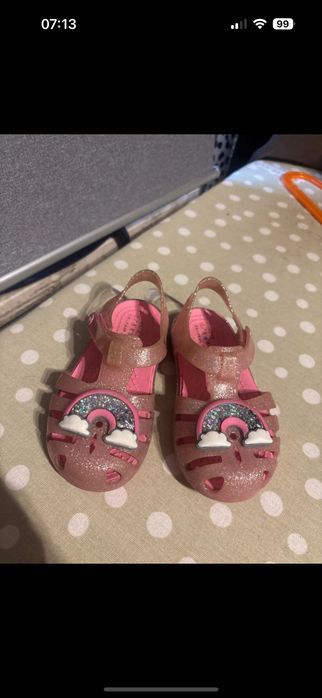 Różowe sandałki crocs 24-25
