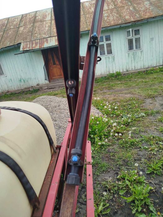 Оприскувач до трактора на 600 літрів