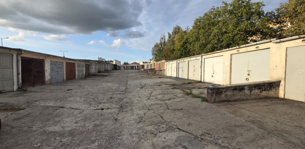 Sprzedam garaż murowany