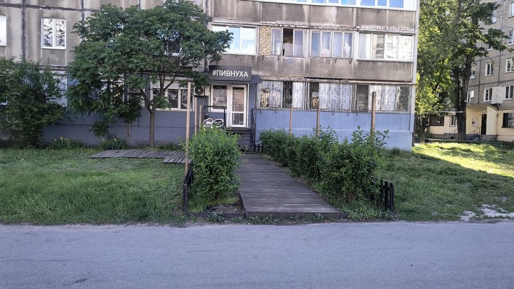 Продаж нежилого приміщення, з окремим входом, ст.м.Чернігівська