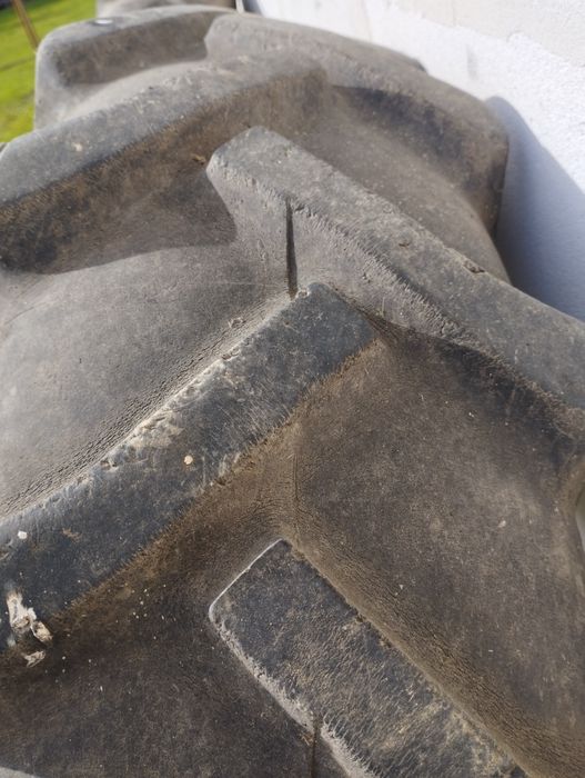 Opona rolnicza 12.4-28