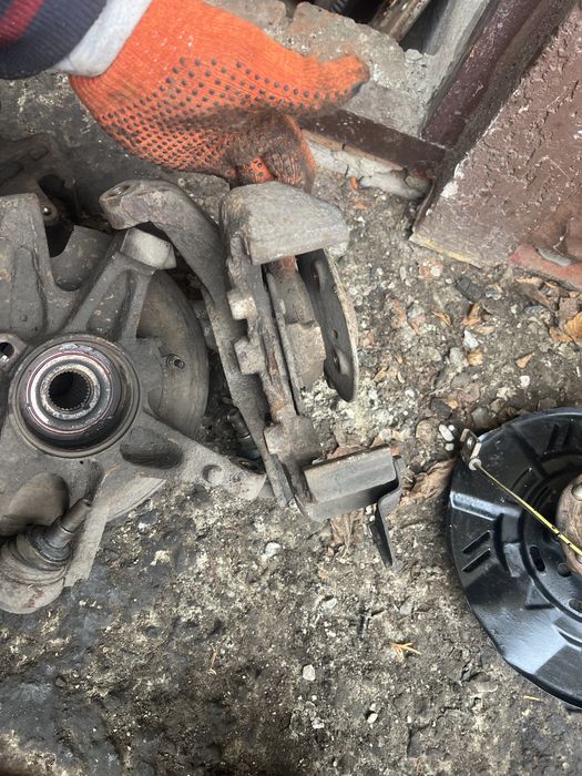 Цапфа кулак Mercedes w163 ml год 03 мерседес мл 163
