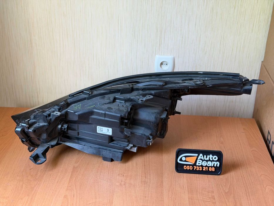 Фара Toyota Highlander