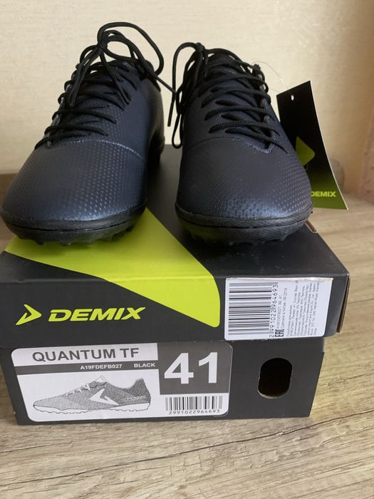 Бутси Demix, 41 розмір. Довжина устілки 27 см. Нові