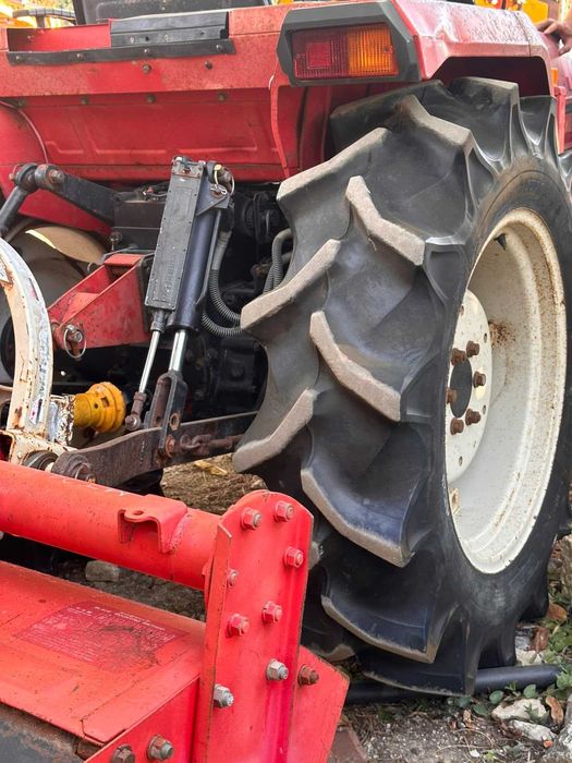 Trator MITSUBISHI MT24 | 4x4 | 24 cv