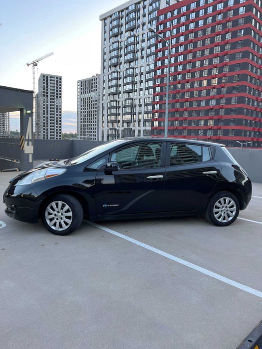 Продам Nissan Leaf 2013