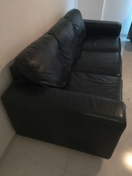 Sofá preto de 3 lugares 200x85cm
