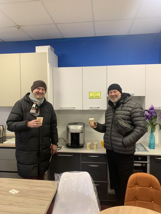 Надоело переплачивать за кофе в кофейни ,звони и покупай кофемашину