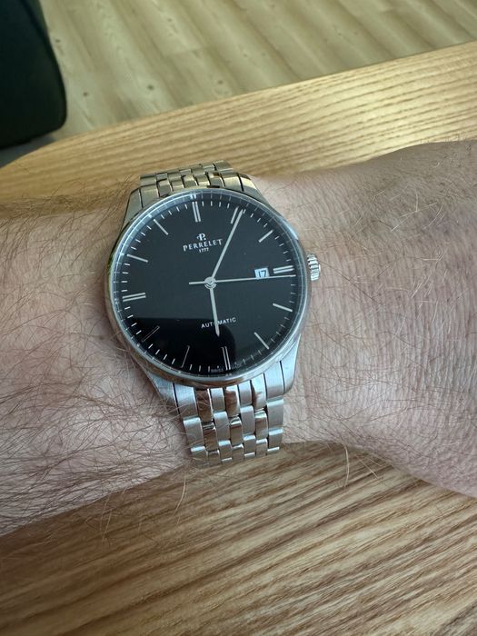 Часы Perrelet Weekend