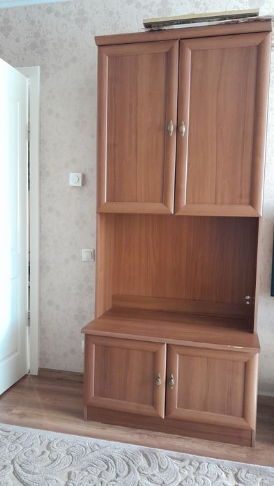 Продаю шкаф двухдверний
