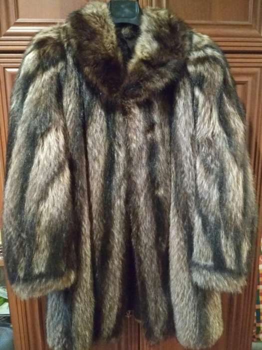 Шуба енот натуральный