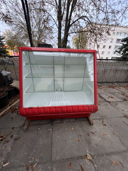 холодильна вітрина Умка