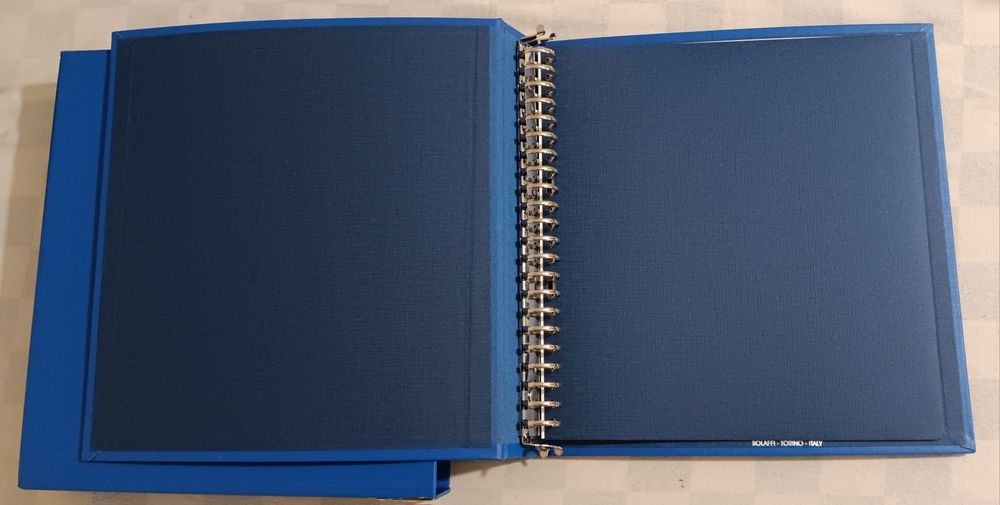 Dossiês para coleções de selos ou moedas