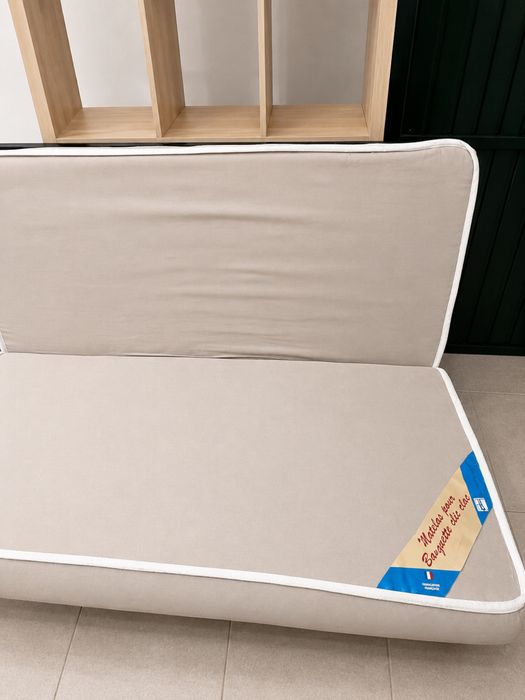 Sofá-cama 3 lugares | Estrutura metálica + colchão 120x190
