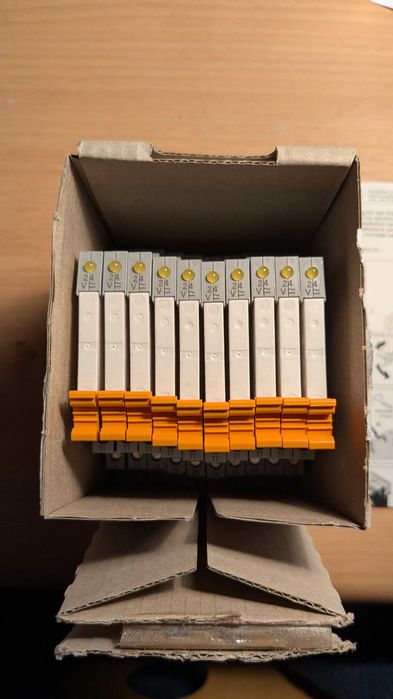 Przekaźnik interfejsowy Phoenix Contact PLC-RSC-24UC komplet 10 szt.