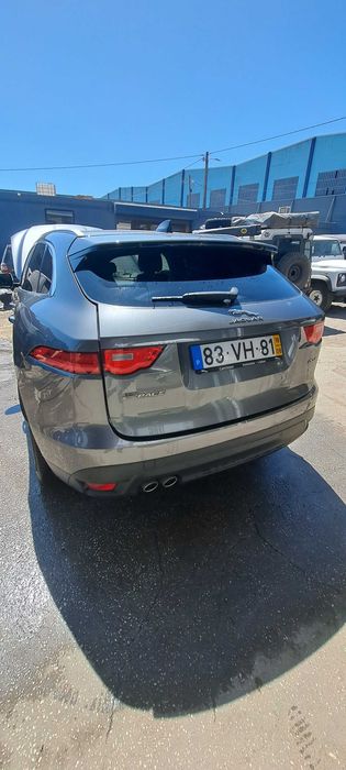 Jaguar F-Pace 2.0D Prestige Auto (2018) — Para Reparação Mecânica — photo 3