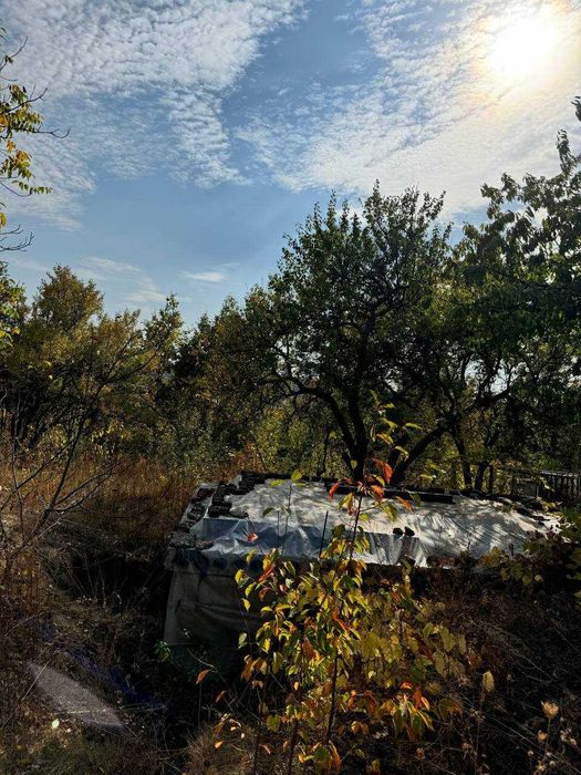 Продам земельный участок 6 соток с подвальным помещением Змиев