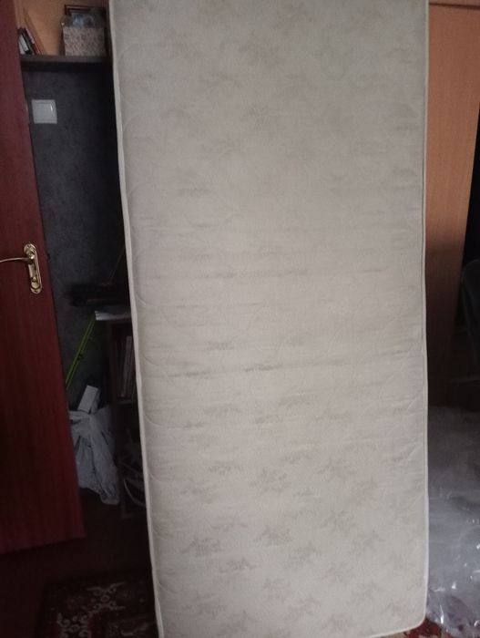Продам матрас и ламелии.