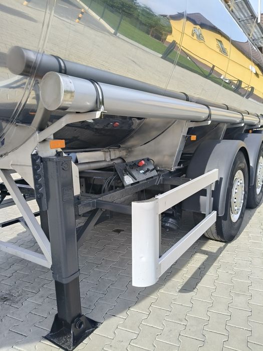 Cysterna spozywcza schrader lekka